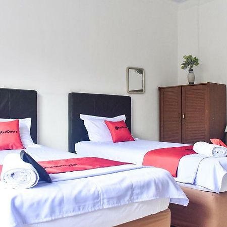 Reddoorz Near Sultan Hasanuddin Airport 2 Hotel Makassar Exterior photo